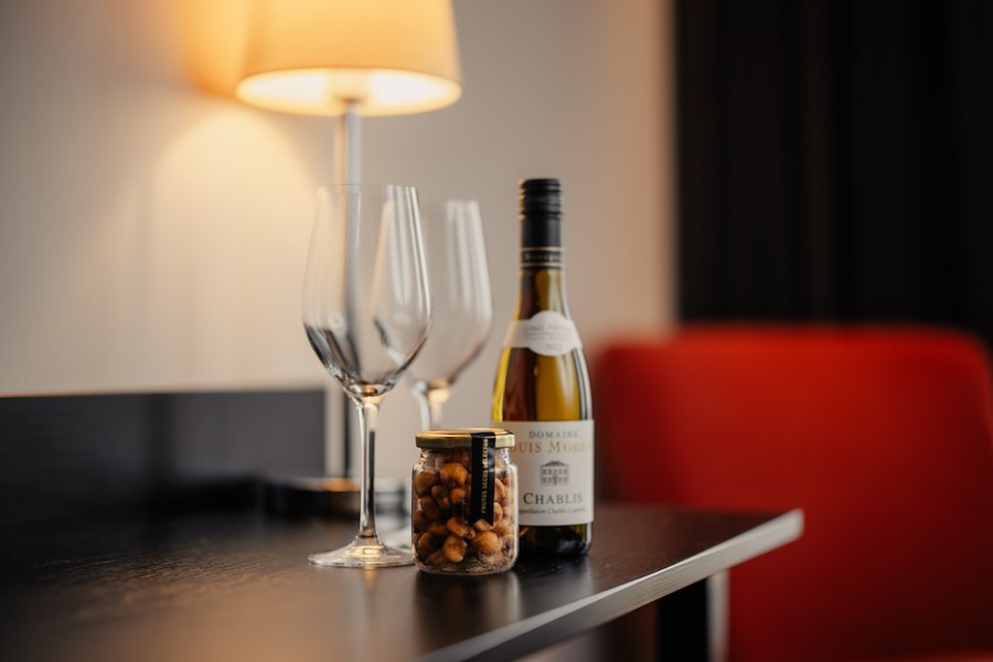 Wine VIP in your room - white wine 295 SEK