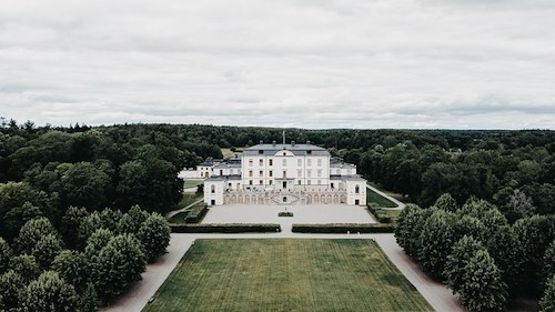 Boka Staycation på Rosersbergs Slottshotell
