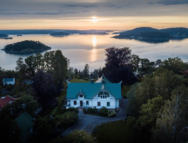 Boka 1/2 pension package 2026 på Villa Sjötorp