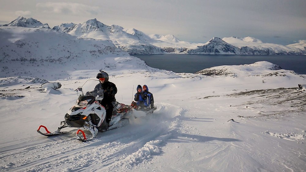 3 Nights Northern Lights & Snowmobiles