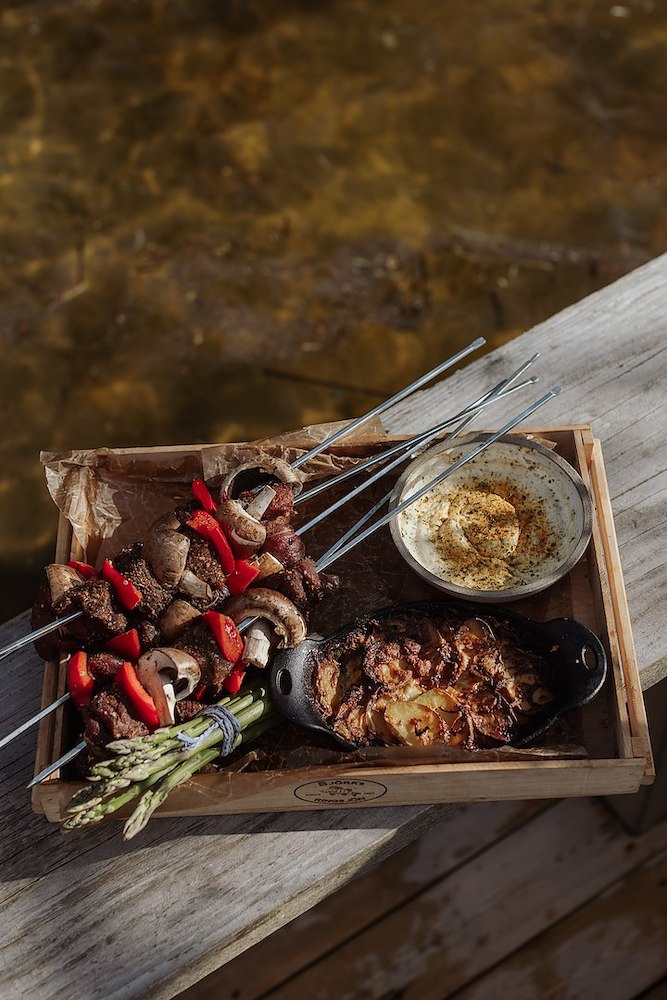 Image of Grillspett på dovhjort, paprika, lök och svamp