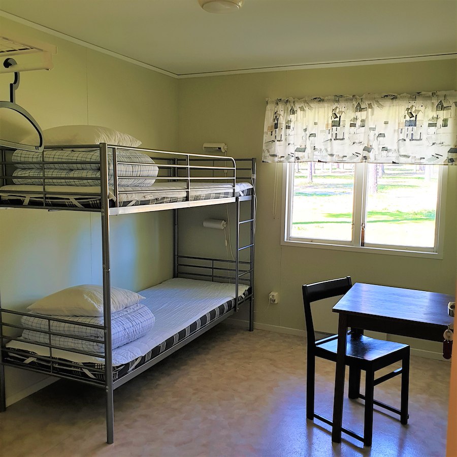 2-bed room with bunk bed (max 3 persons)