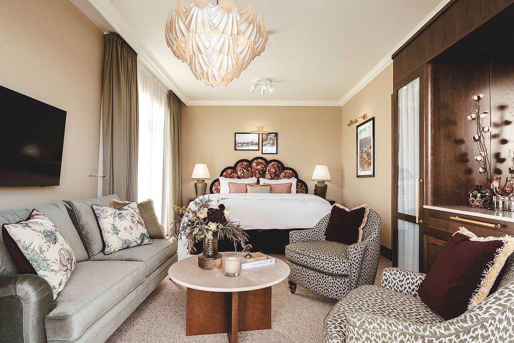 Paramount Junior Suite