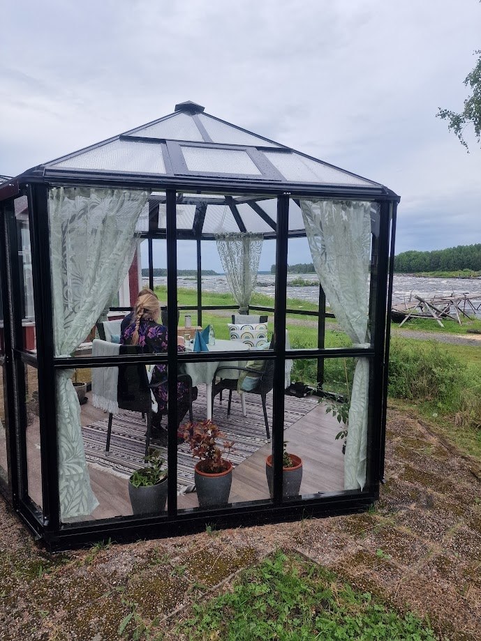 Image of Dinner in the greenhouse