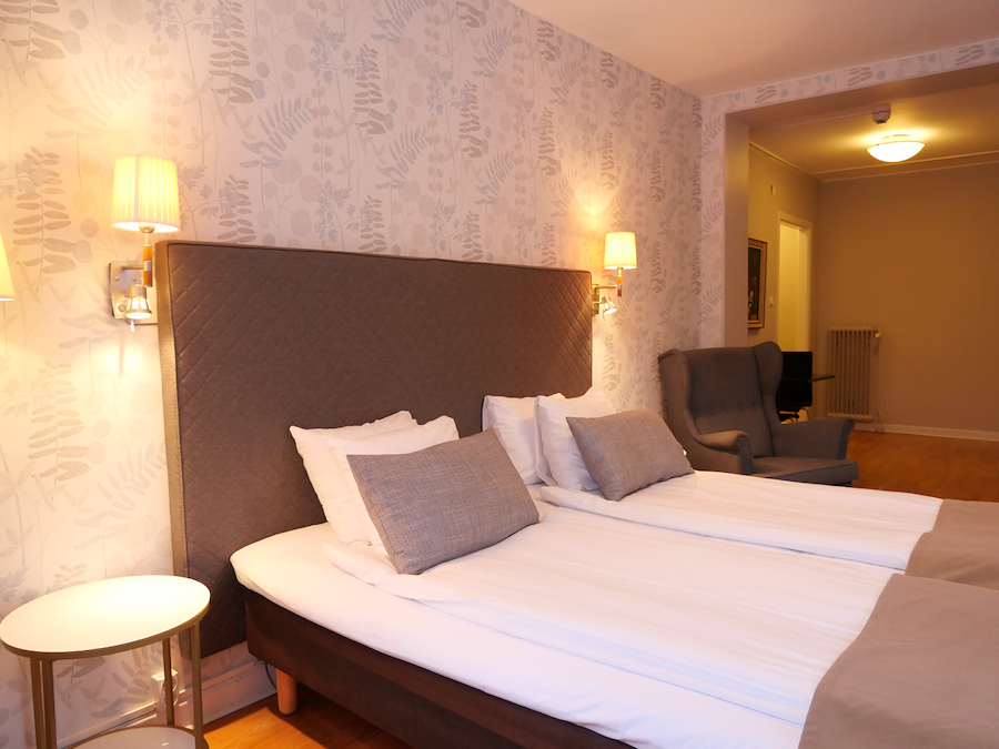 Double Room Economy
