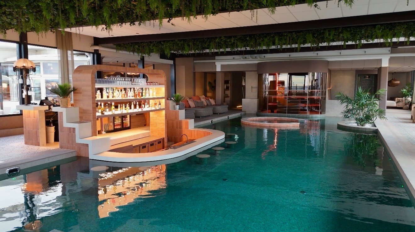 Sip & Soak 19.30-23.00