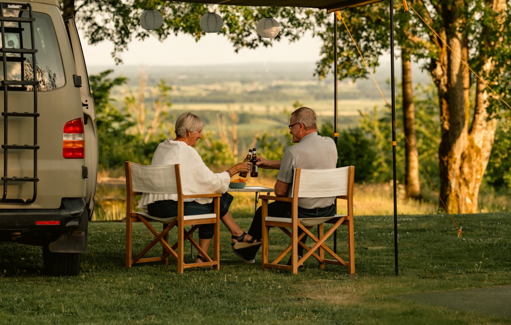 Camping Stellplatz "View Large" Wohnwagen/Wohnmobil/Zelt mit Strom