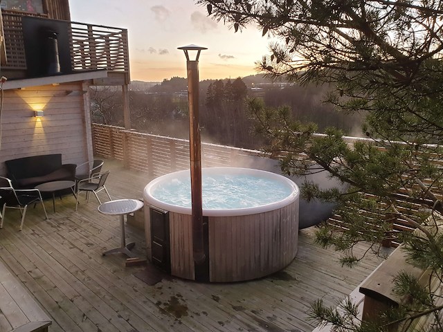 Treetop SPA 1 night