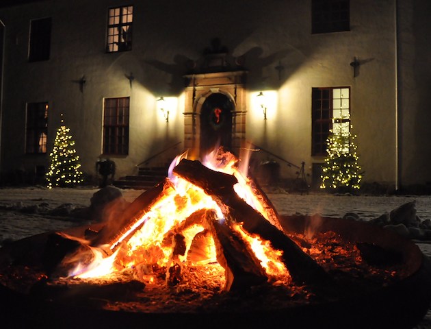 Boka Julbord med mordgåta på Sundbyholms Slott