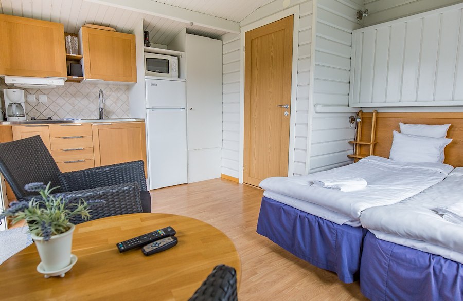 Hotellbyn (2+1 beds, WC/shower)