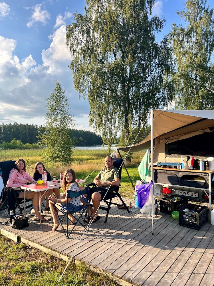Ytterligare bild 4/5 av Campingtomt husvagn/husbil inkl el - Sjöläge