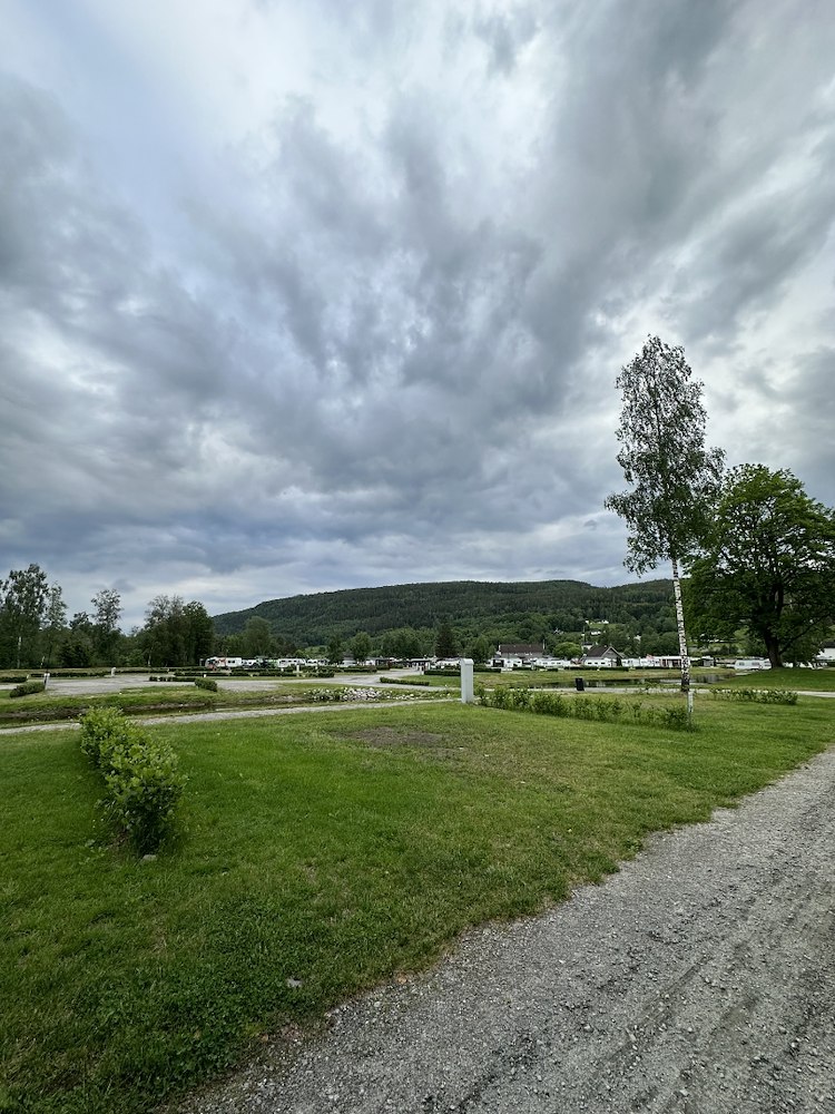 Ekstra bilde 3/4 av Børrestranda - Øvre dam, fremste rad