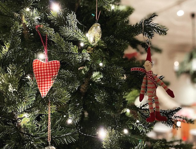 Boka Båsenbergas Julbordspaket på Båsenberga