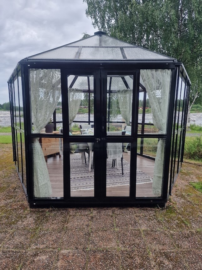 Image of Dinner in the greenhouse