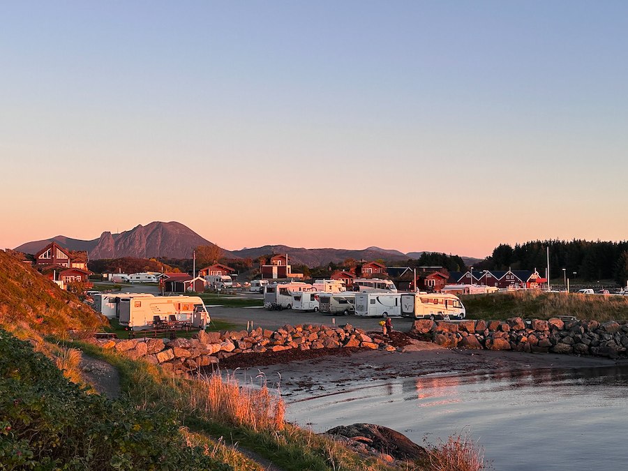 Caravanplass - Utsikt mot stranden