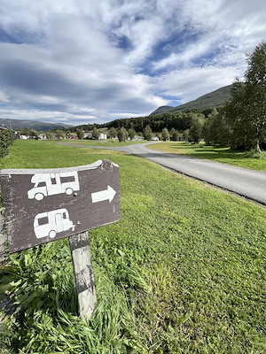 Campingtomt for bobil, campingvogn og telt som ønsker strøm