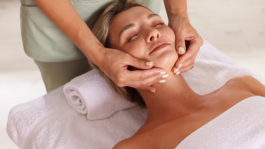 Ansiktsmassage Deluxe med Celluma Led | 45 min