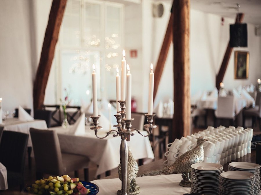 Dinner & Spa Entry – Weekdays!