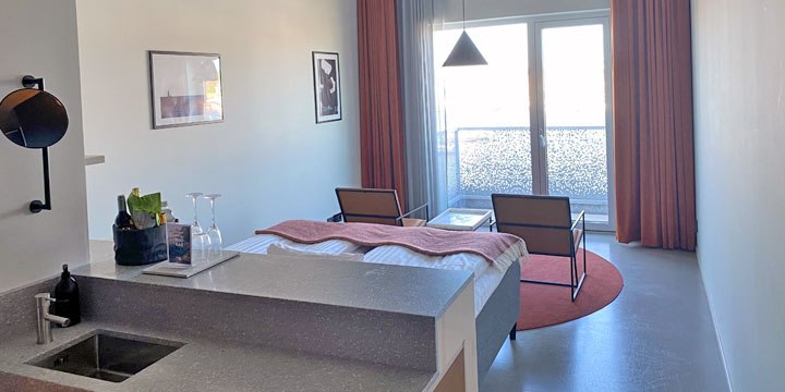 Wharf room with balcony