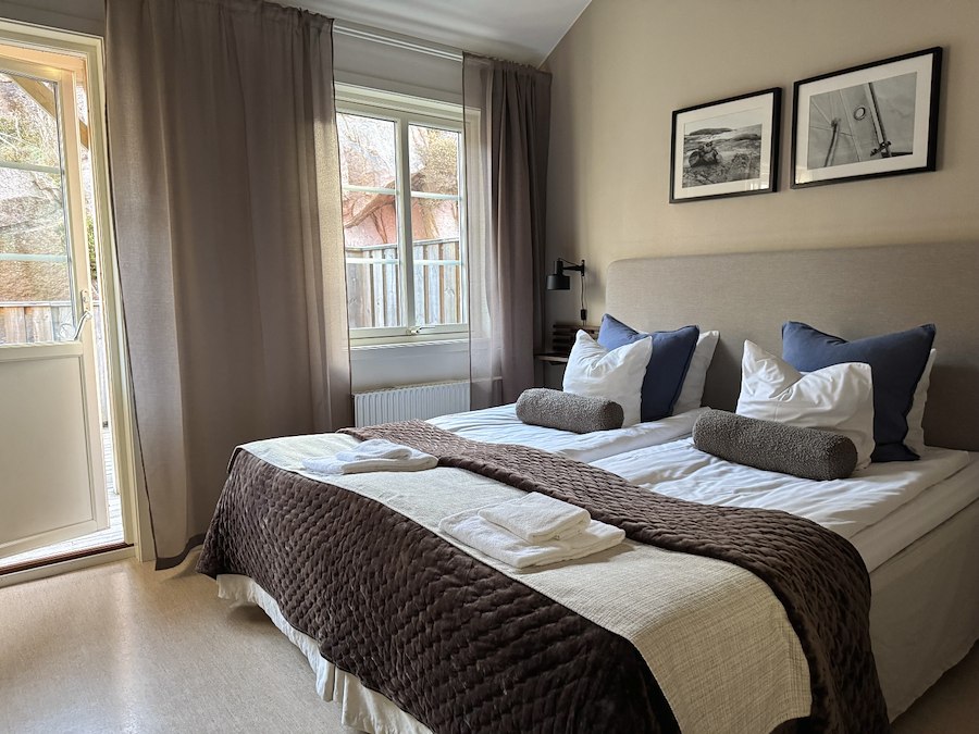 Hotel single room