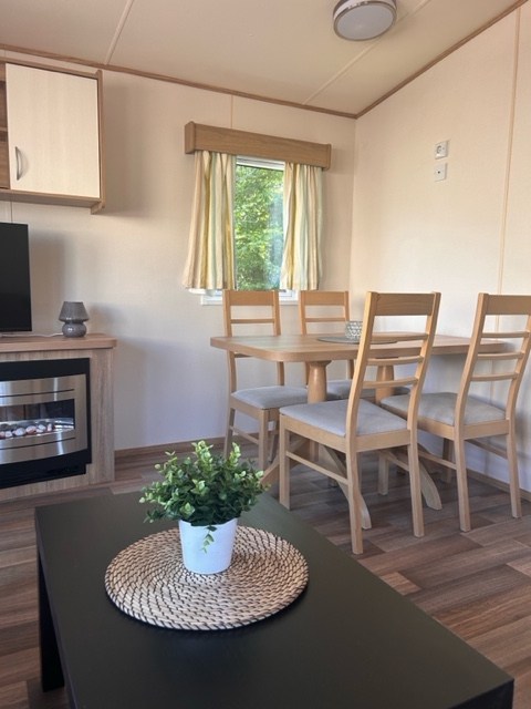 Ytterligare bild 4/9 av Villavagn Nr 402 (4 bäddar, WC/Dusch)