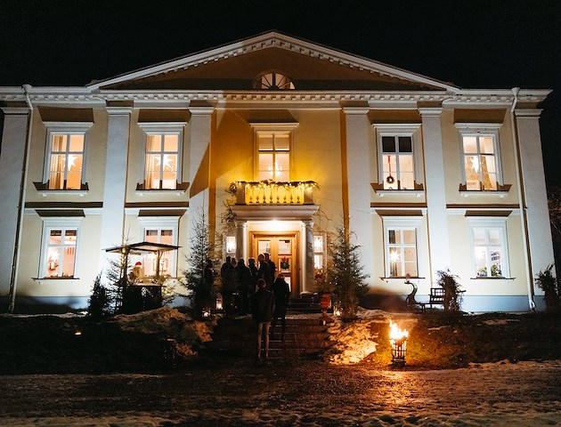 Boka Julbordspaket från 1895 kr/p på Asa Herrgård