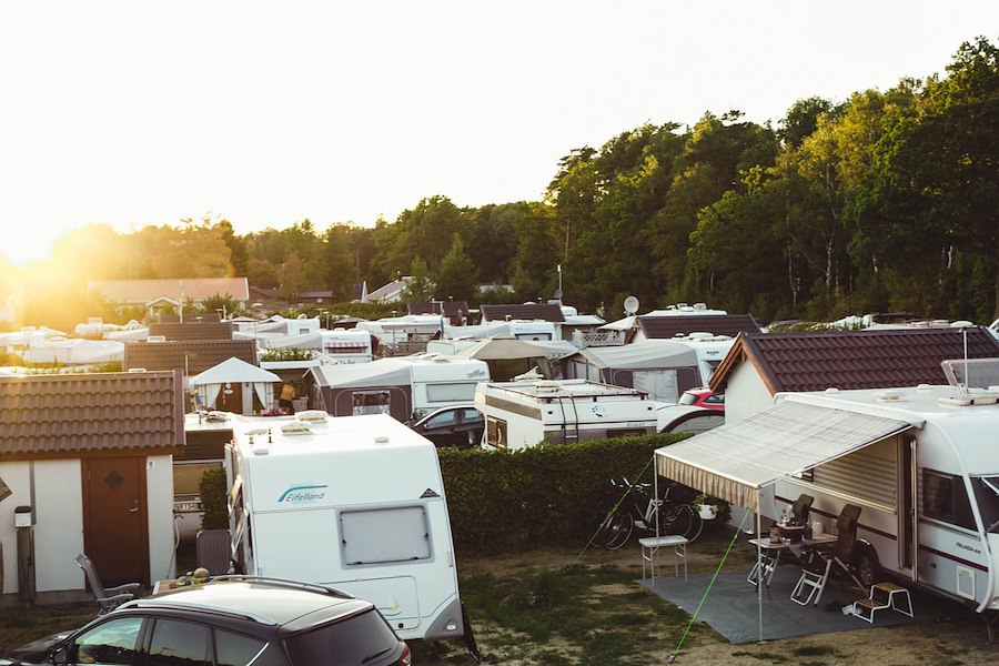 Camping pitch with electricity possible – Awning pitch near pool