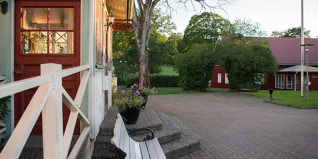 Boka Weekend at our place på Två Skyttlar