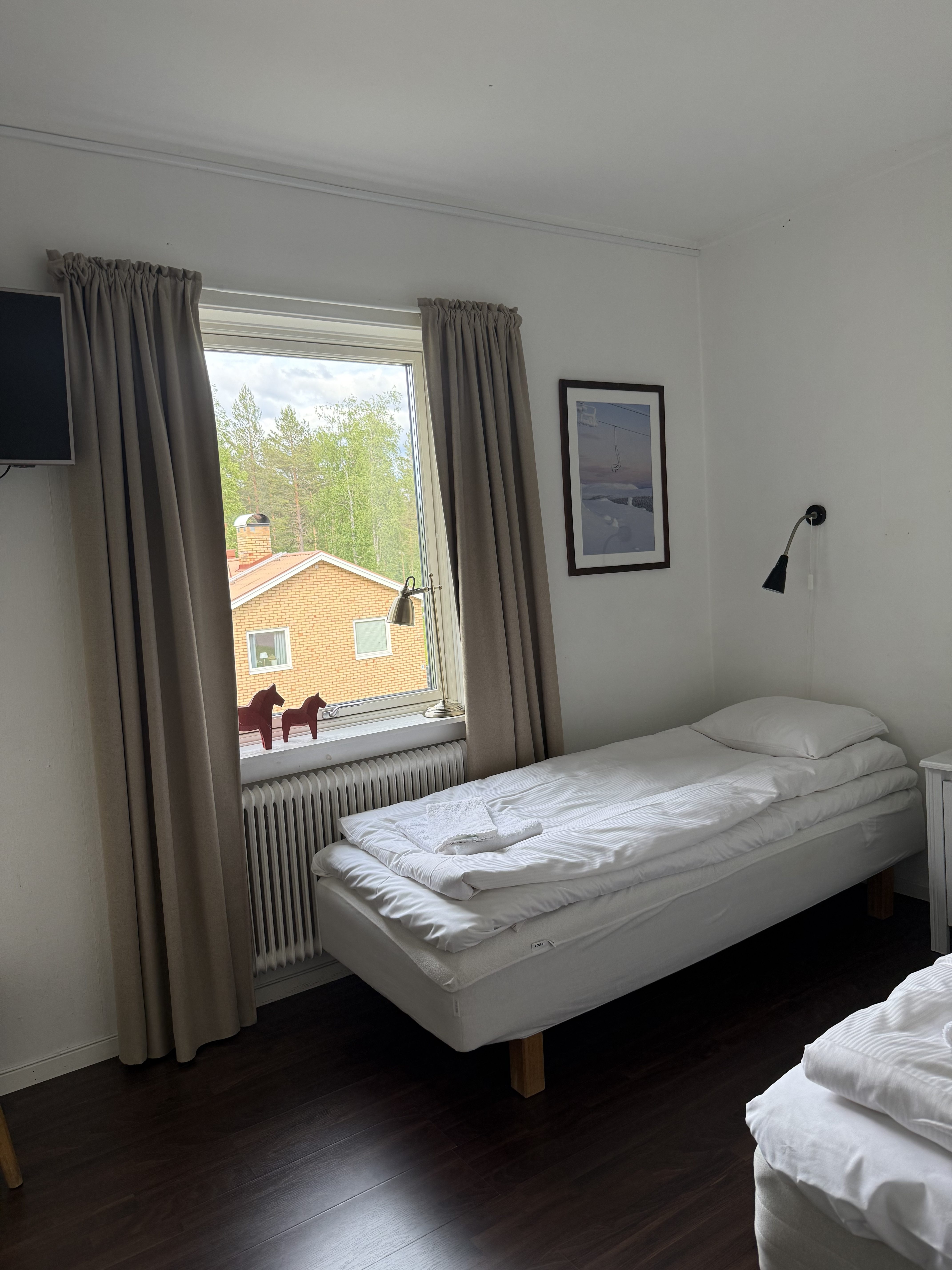 Mountain Quad Room – Shared Bathroom