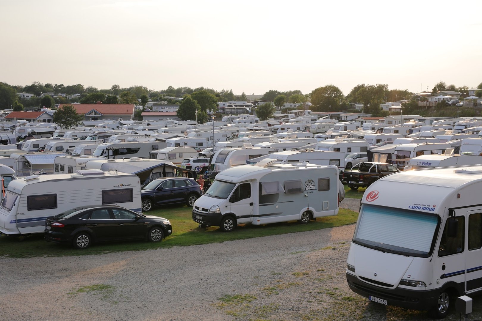 Wohnmobilstellplatz inklusive Strom - max. 10 Meter (Schotter)