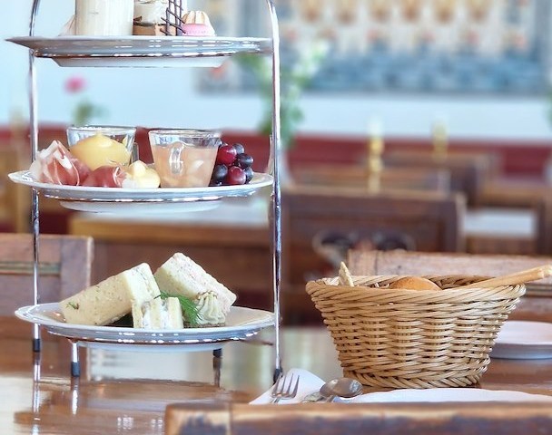 Boka Afternoon tea weekend package på Tällbergsgårdens Hotell