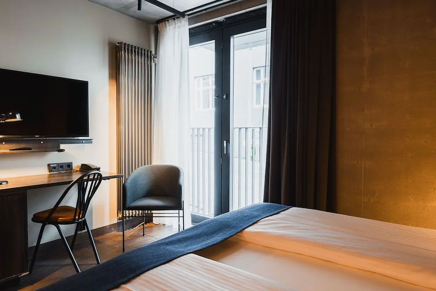 Economy Room
