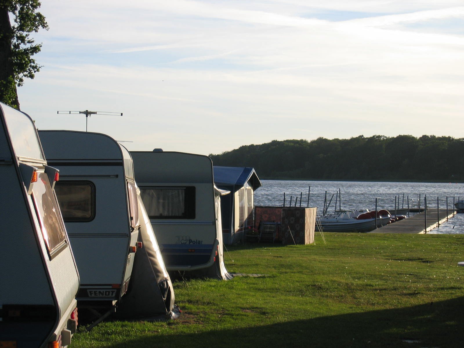 Camping Stellplatz Wohnwagen/Wohnmobil (Strom möglich)