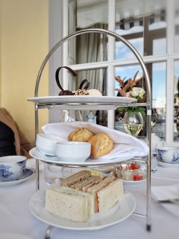 Image of Afternoon tea at Hotell Refsnes Gods
