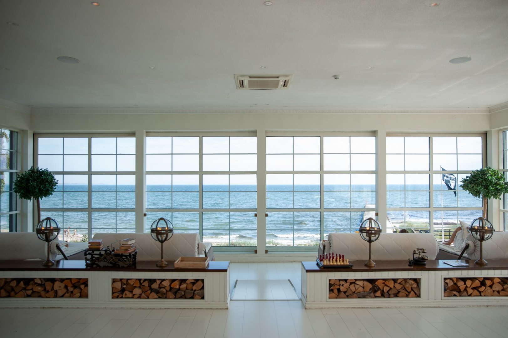 Image of Pool Club Entré