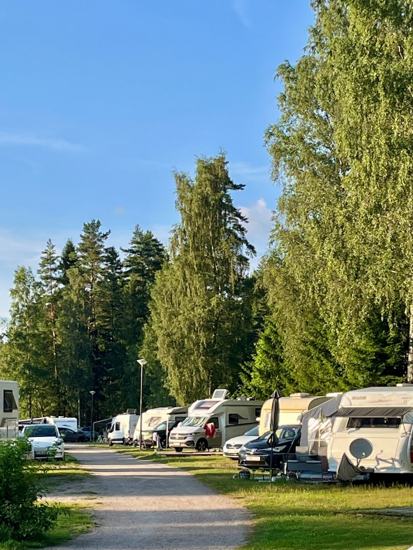 Camping Stellplatz für Wohnwagen/Wohnmobil inkl. Strom