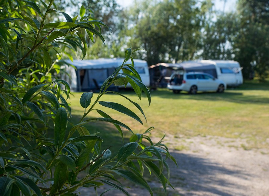 Camping pitch tent/caravan/motorhome with electricity