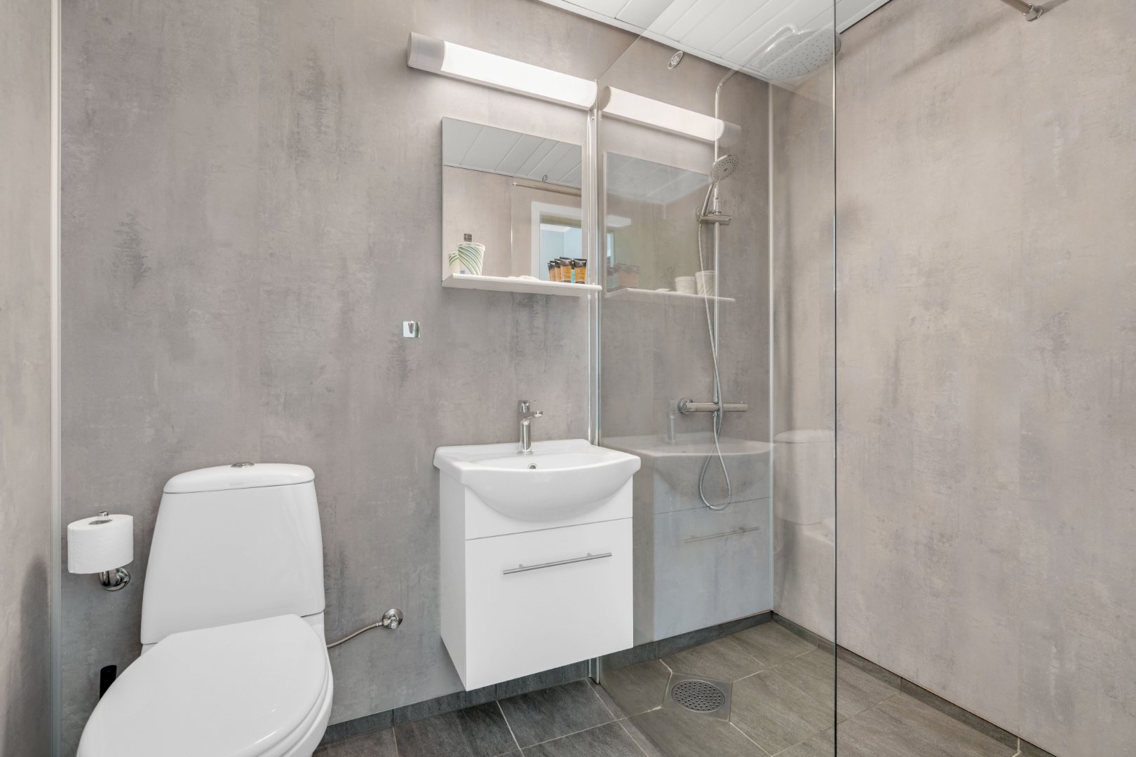 Lyngenfjord Hotel image 1