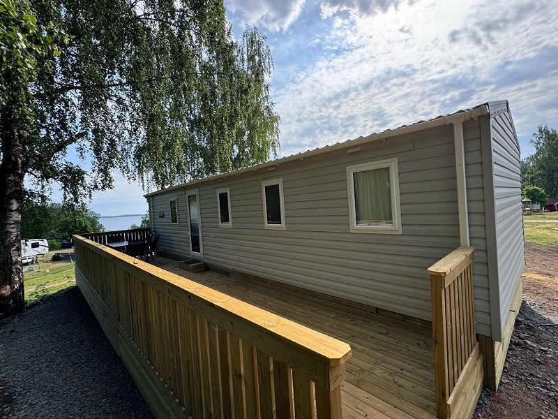 Deluxe Static Caravan (6 beds, WC/shower)