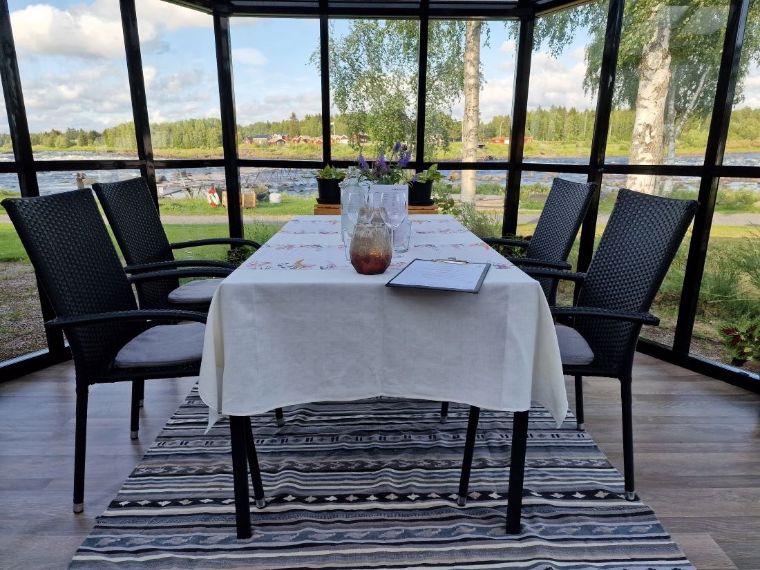 Image of Dinner in the greenhouse