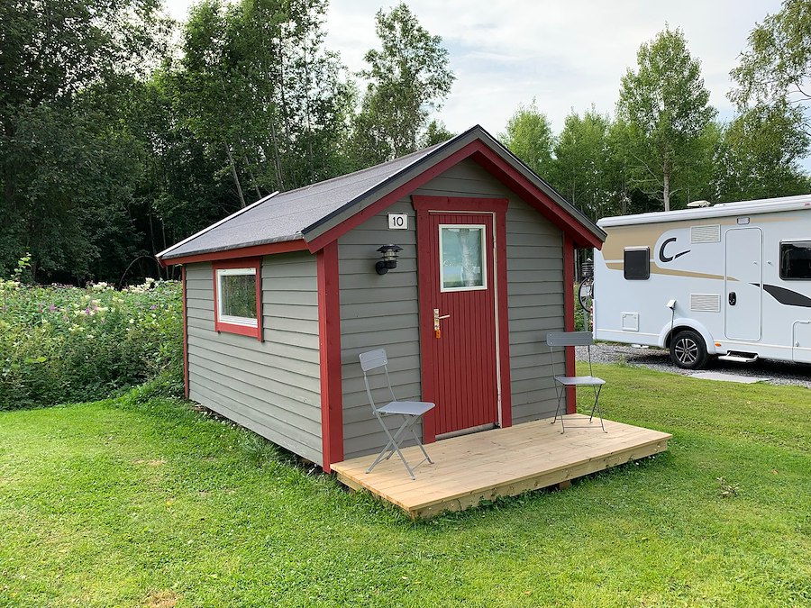 Small cottage (sleeps 2, no WC/shower)