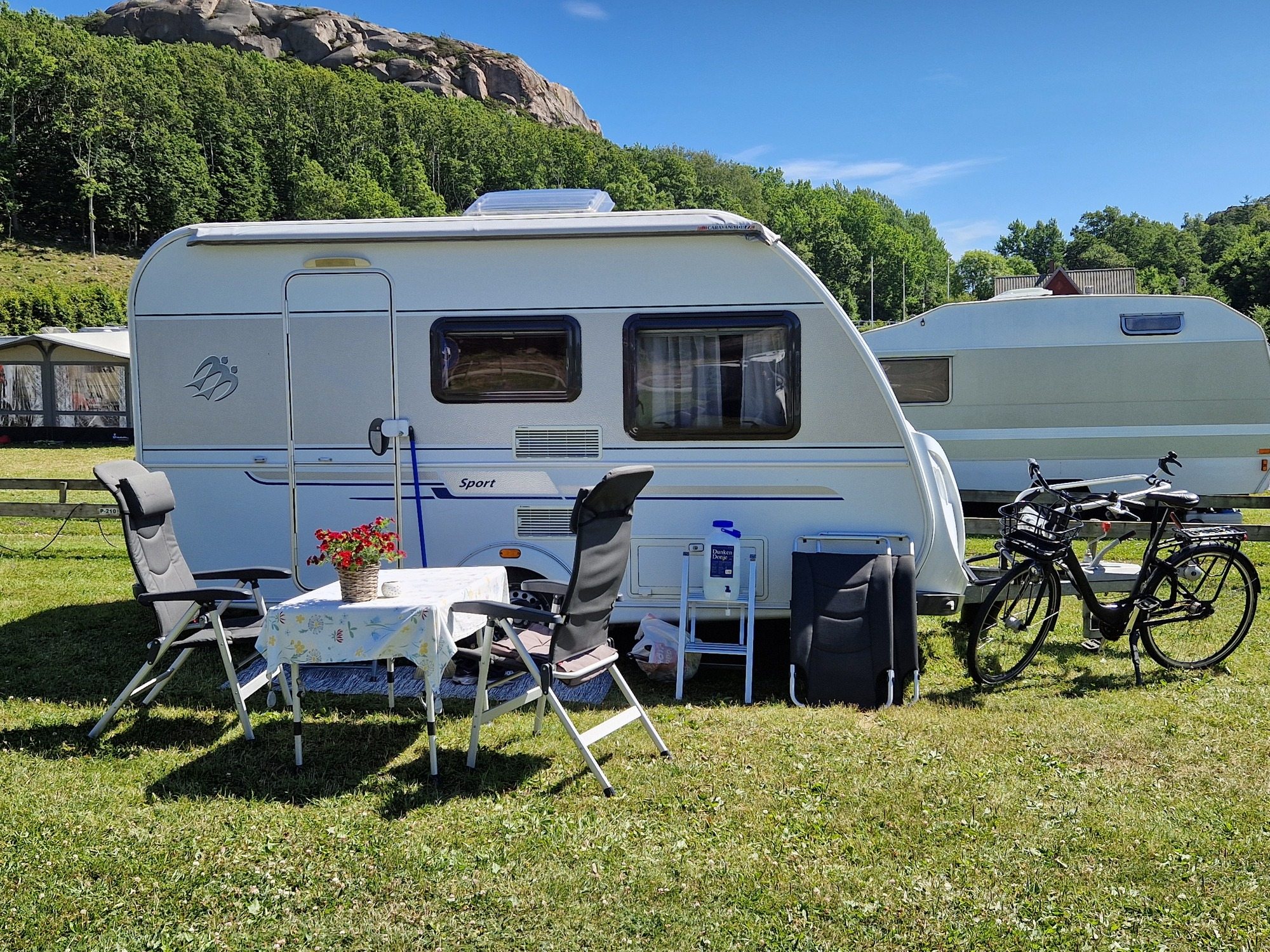 Camping Stellplatz für Wohnwagen/Wohnmobil/Zelt inkl. Strom Max 6 m