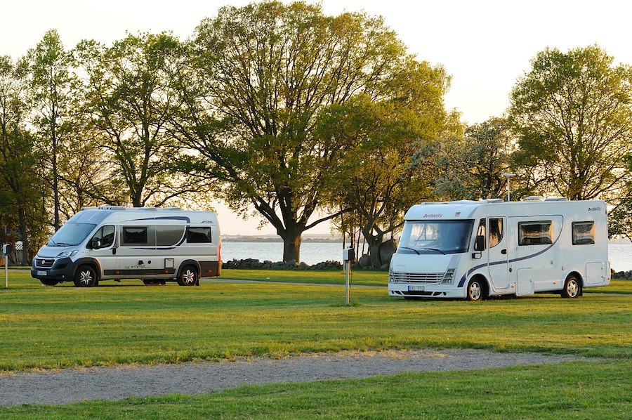 Pitch for motorhome with electricity (80 m²)