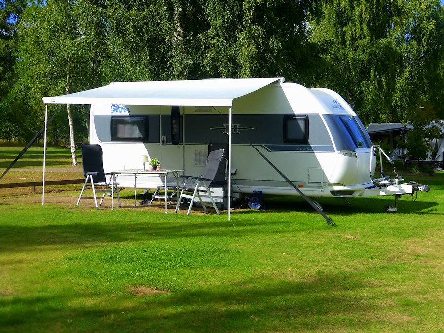 Camping pitch (roof)tent/caravan/motorhome (3-6 pers. with electricity)