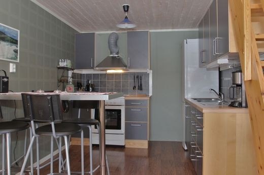Small Cottage (4 beds, no WC/Shower)
