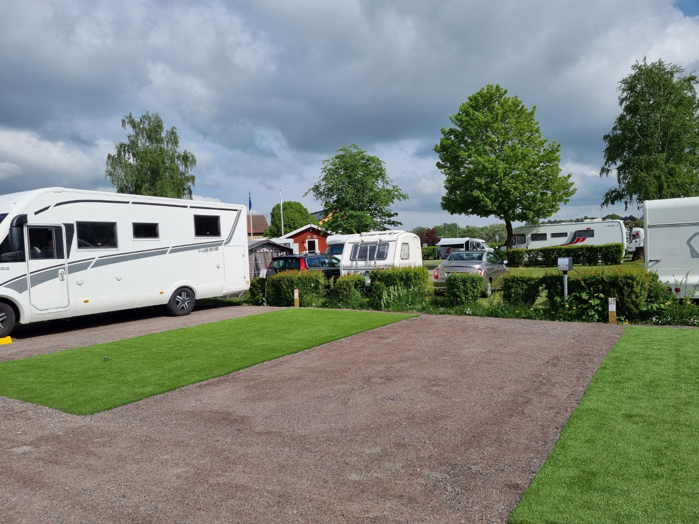 Piazzola per campeggio roulotte/camper con elettricità n. 35