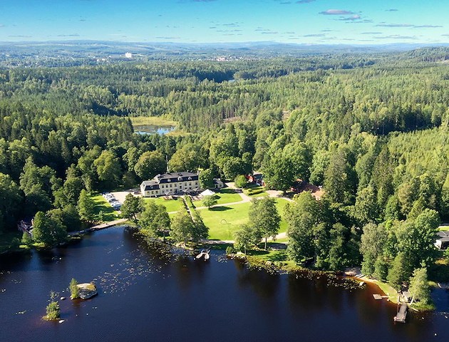 Boka Romantic Package 2 nights på Hennickehammars Herrgård