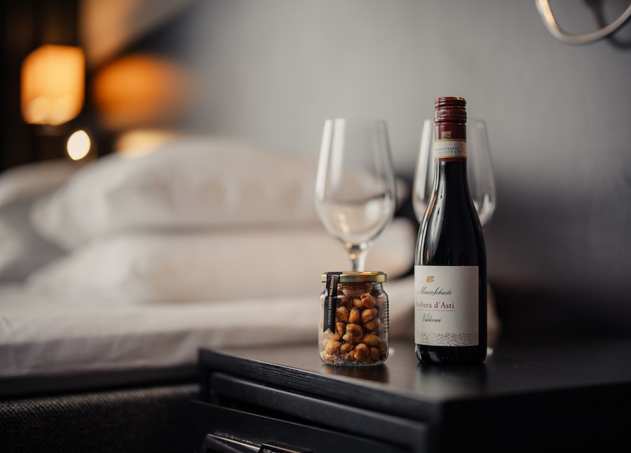 Wine VIP in your room - red wine 295 SEK