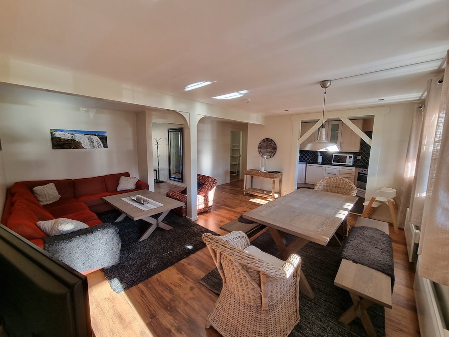 3 bed room apartment 1-8prs. 