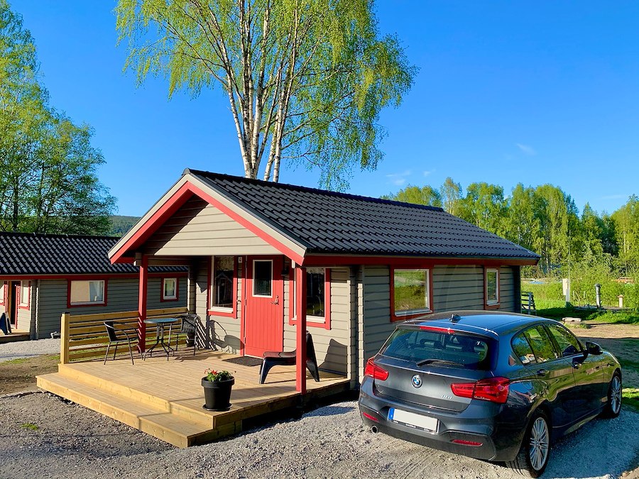 Large cottage (sleeps 6, WC/shower)